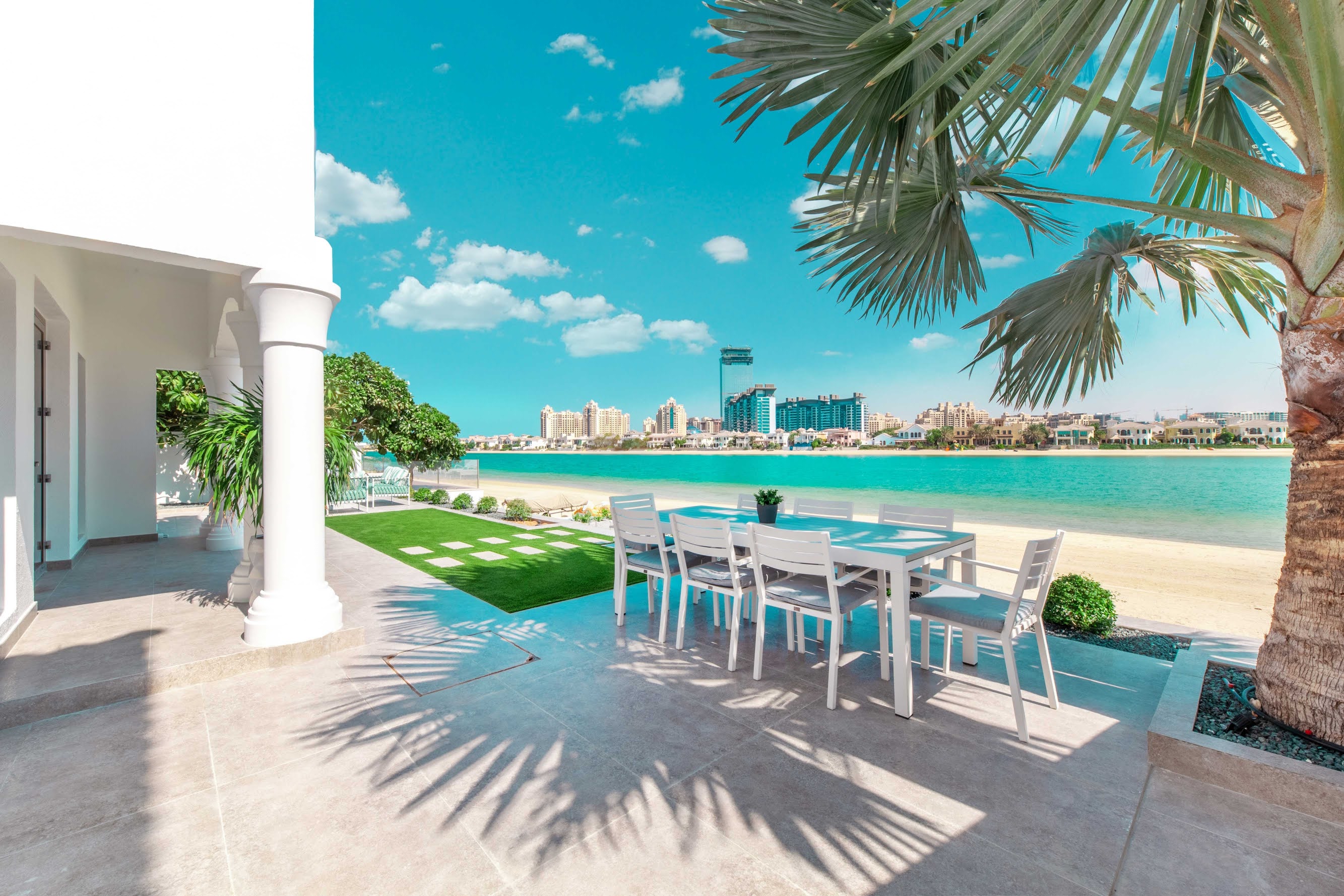 6 Bedroom Villa at the Palm Jumeirah gallery image